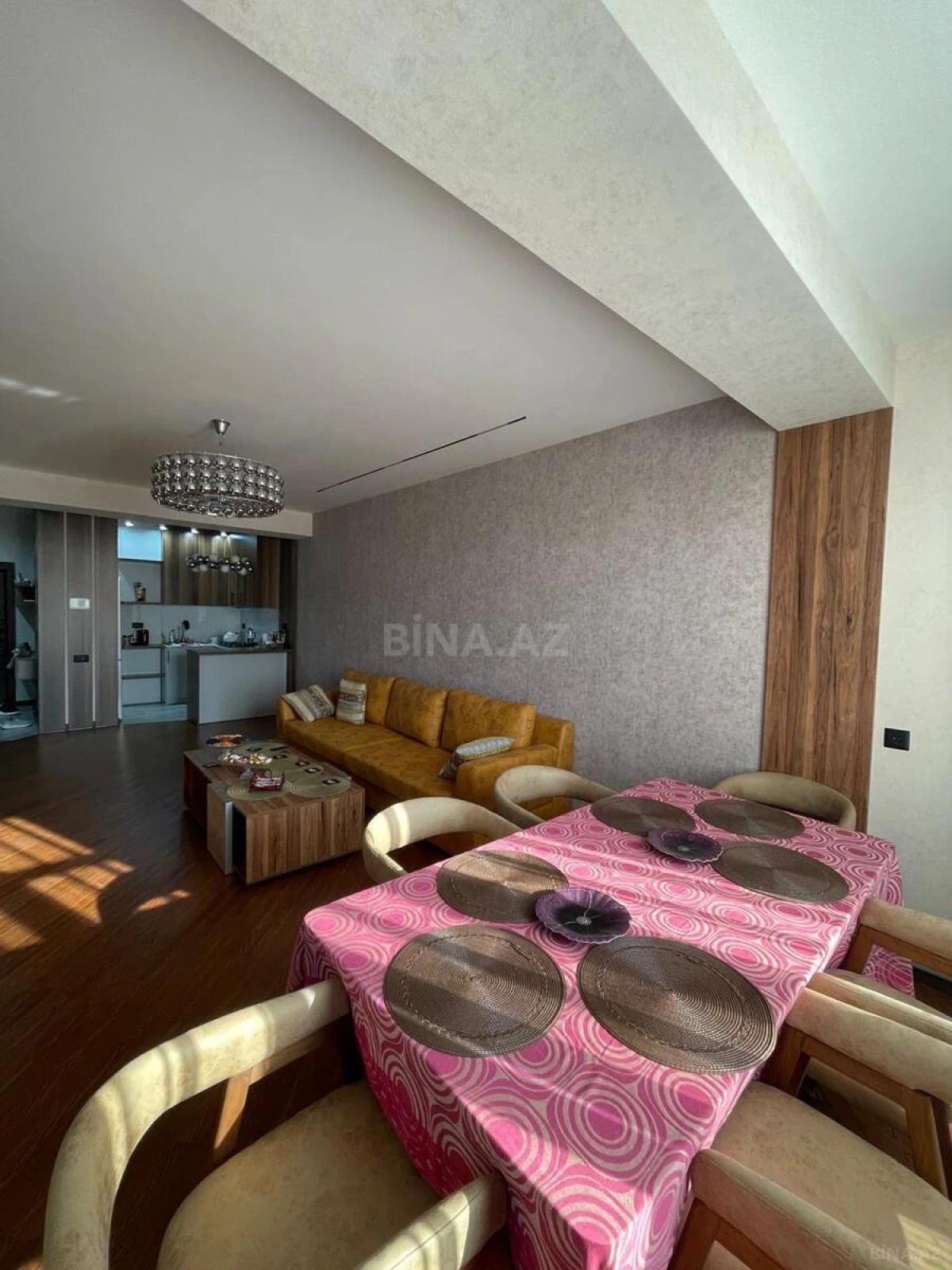 Kirayə verilir 3 otaqlı mənzil 91 m²