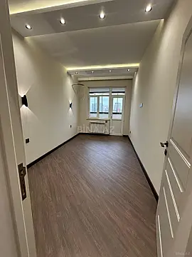 Satılır 3 otaqlı mənzil 135 m²
