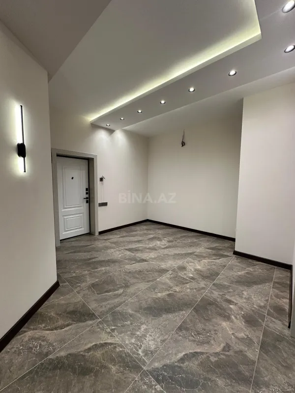 Satılır 3 otaqlı mənzil 135 m²