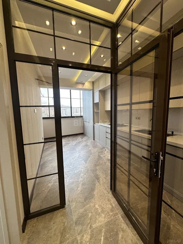 Satılır 3 otaqlı mənzil 135 m²
