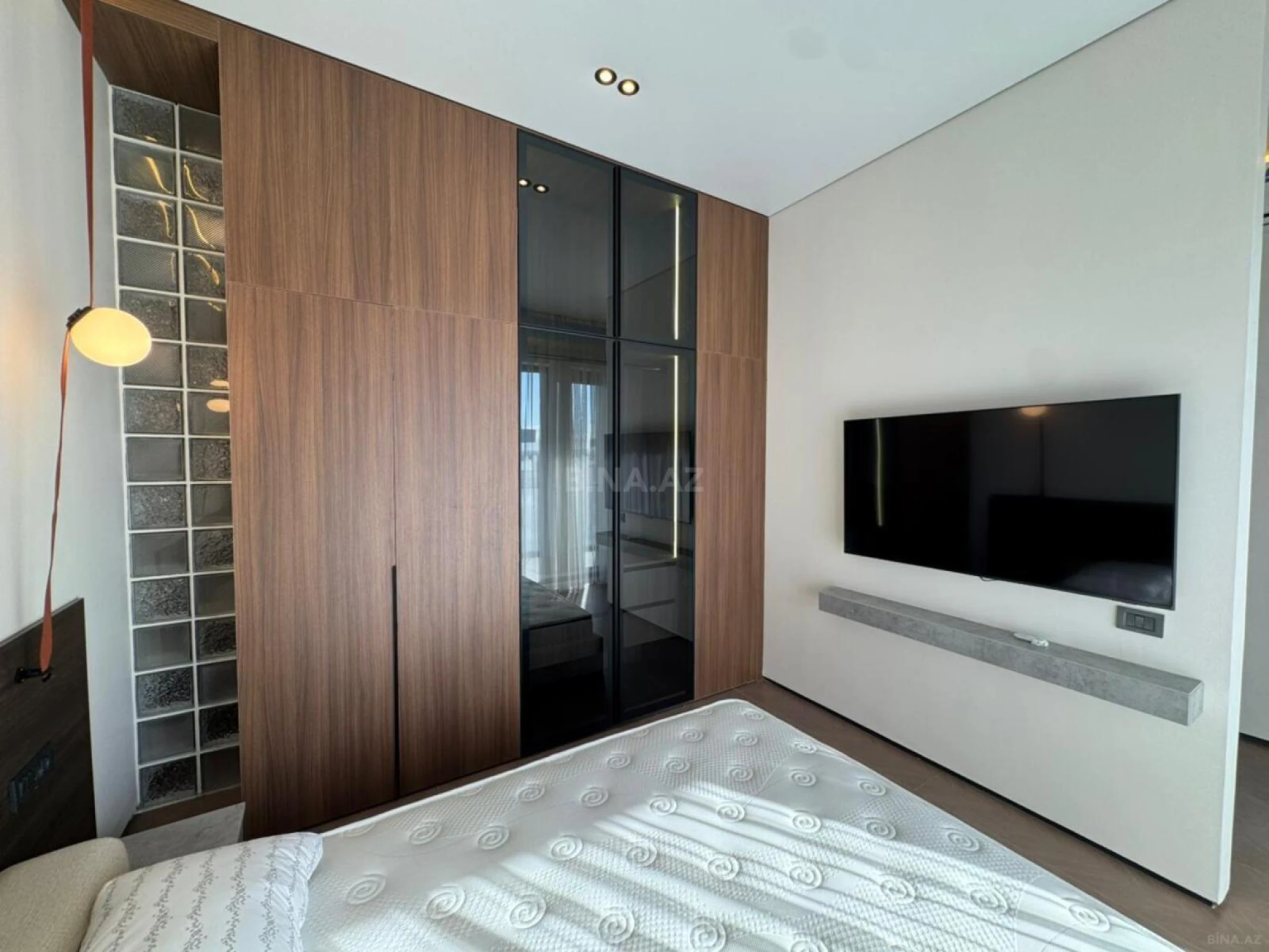Satılır 1 otaqlı mənzil 58 m²