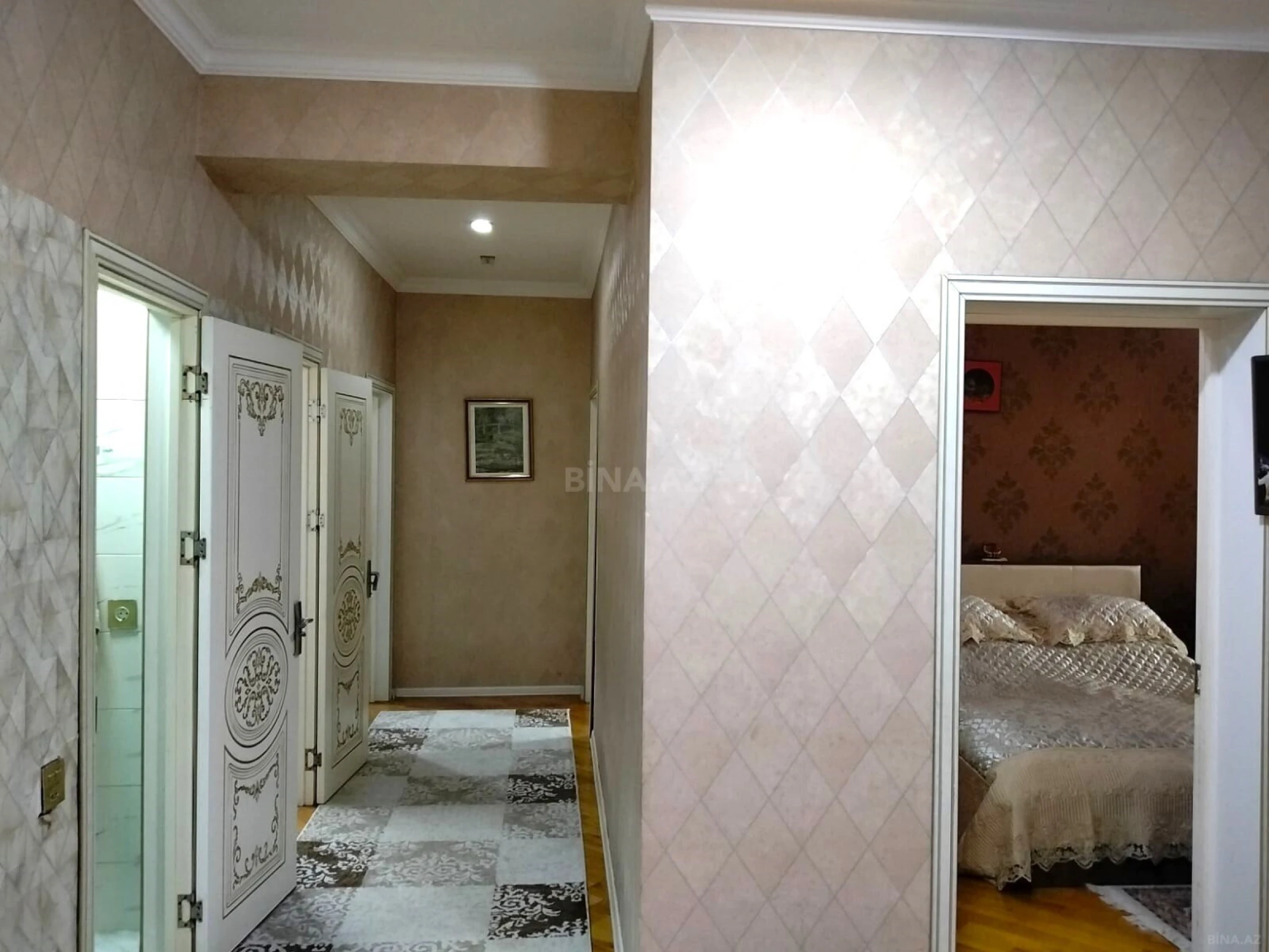 Satılır 4 otaqlı mənzil 150 m²