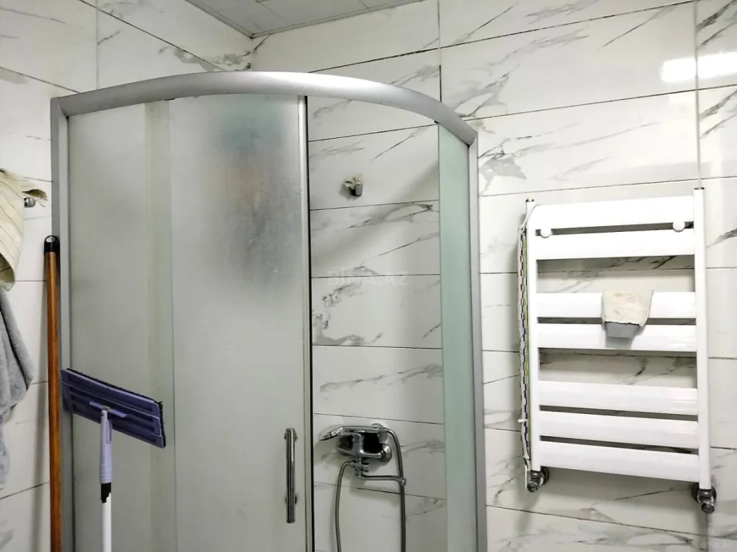 Satılır 4 otaqlı mənzil 150 m²