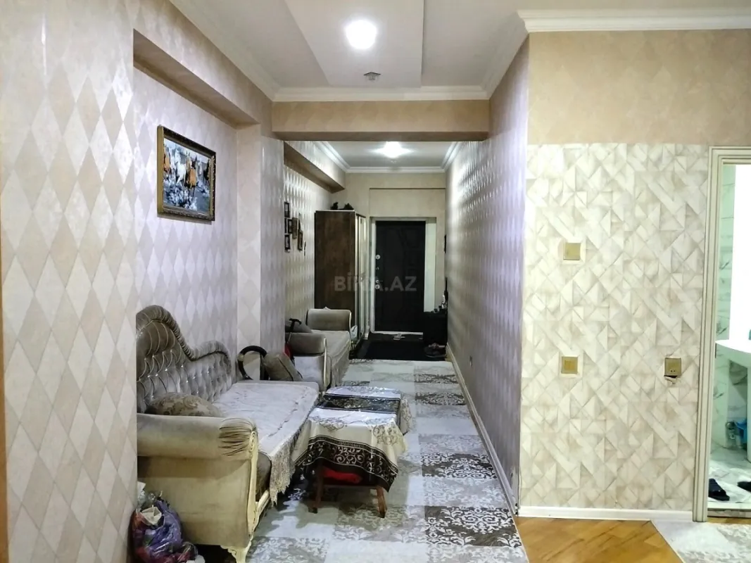 Satılır 4 otaqlı mənzil 150 m²