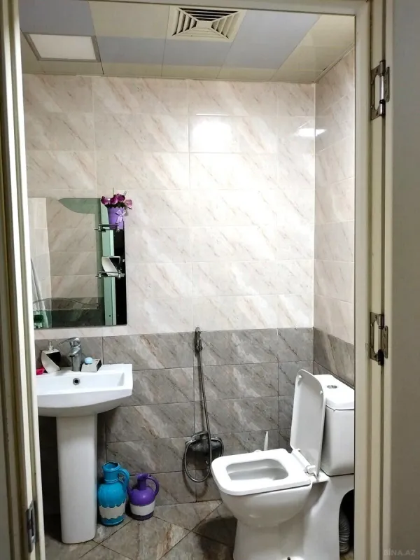 Satılır 4 otaqlı mənzil 150 m²