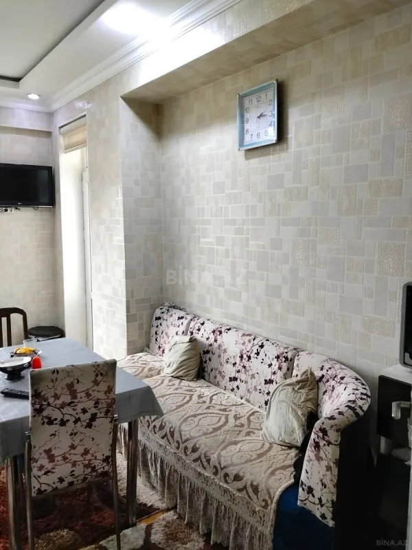 Satılır 4 otaqlı mənzil 150 m²