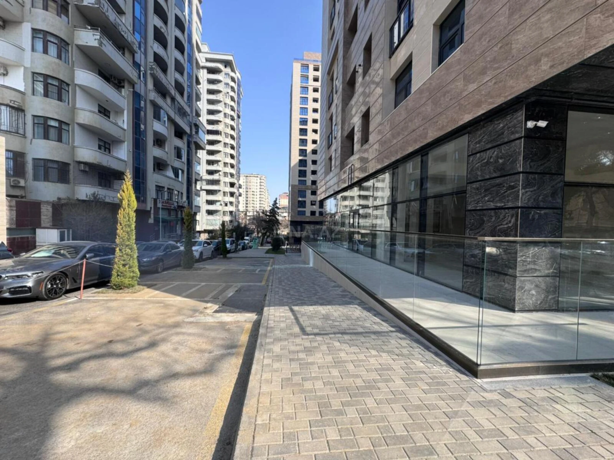 Satılır obyekt 255 m²