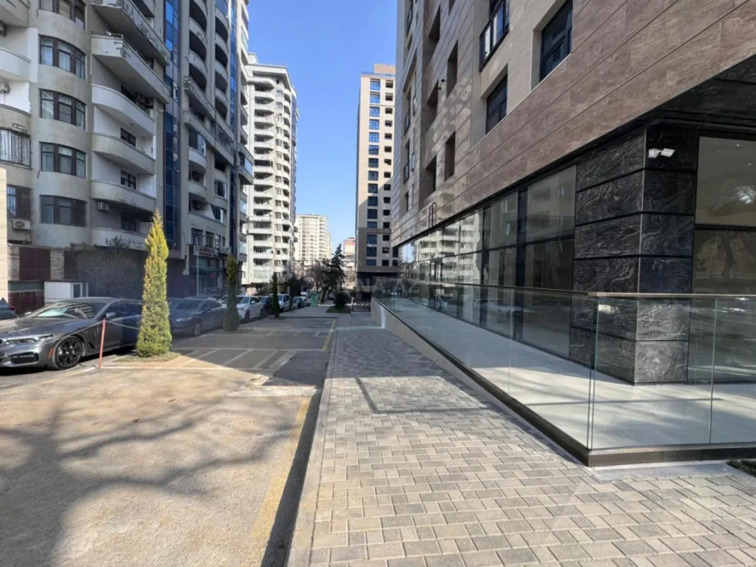 Satılır obyekt 255 m²