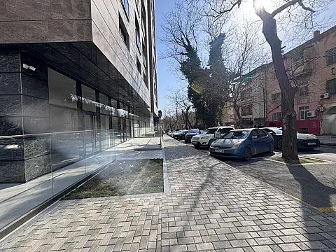 Satılır obyekt 255 m²