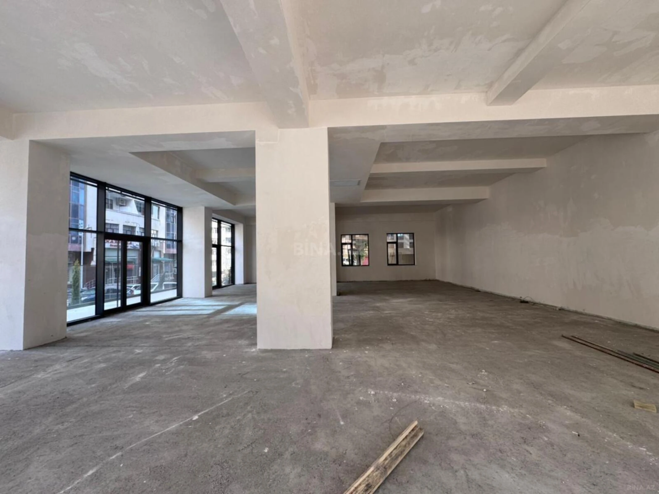Satılır obyekt 255 m²