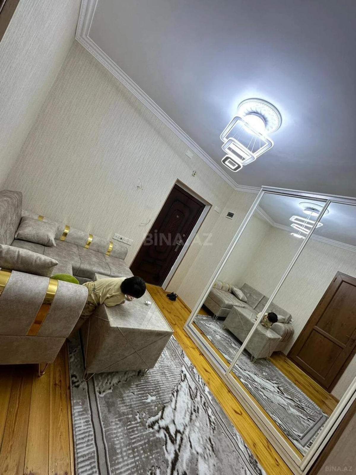 Kirayə verilir 2 otaqlı mənzil 62 m²