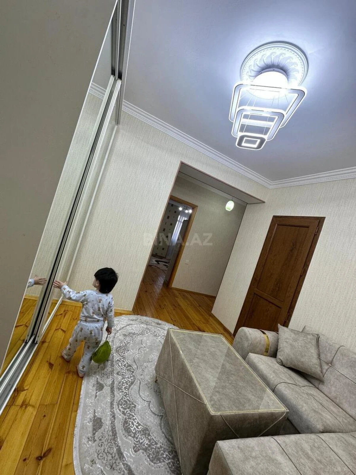 Kirayə verilir 2 otaqlı mənzil 62 m²