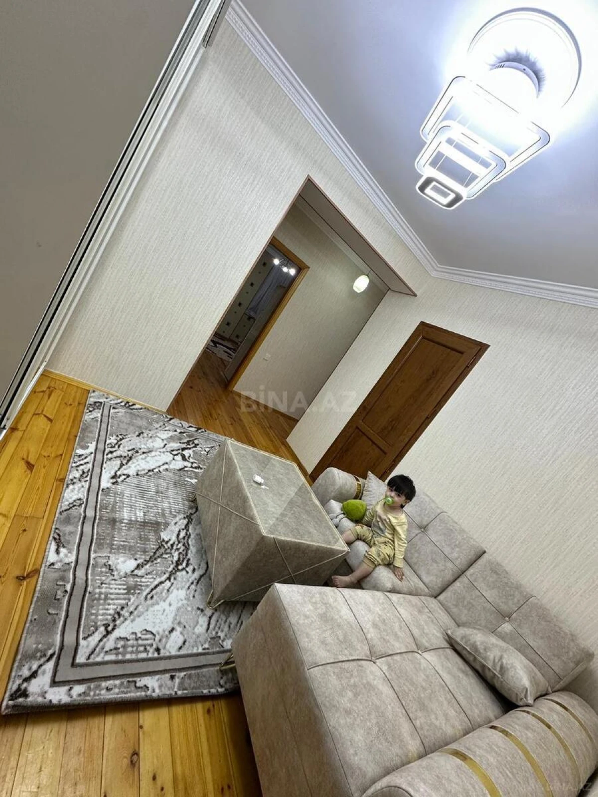 Kirayə verilir 2 otaqlı mənzil 62 m²