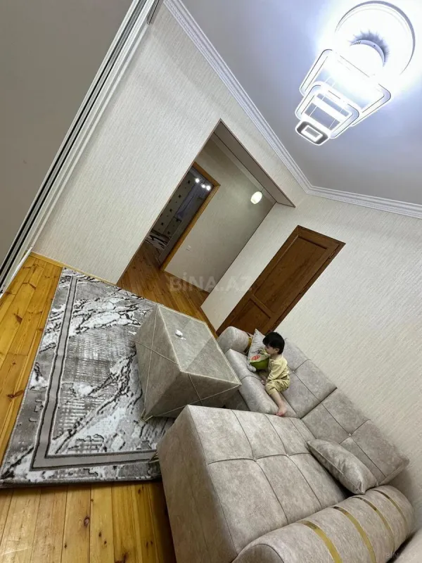 Kirayə verilir 2 otaqlı mənzil 62 m²