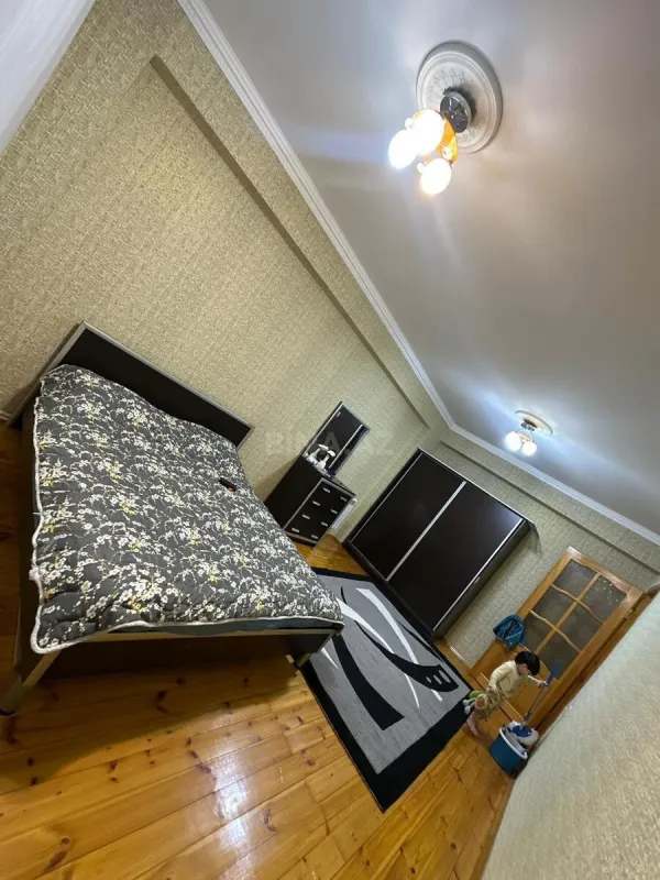 Kirayə verilir 2 otaqlı mənzil 62 m²