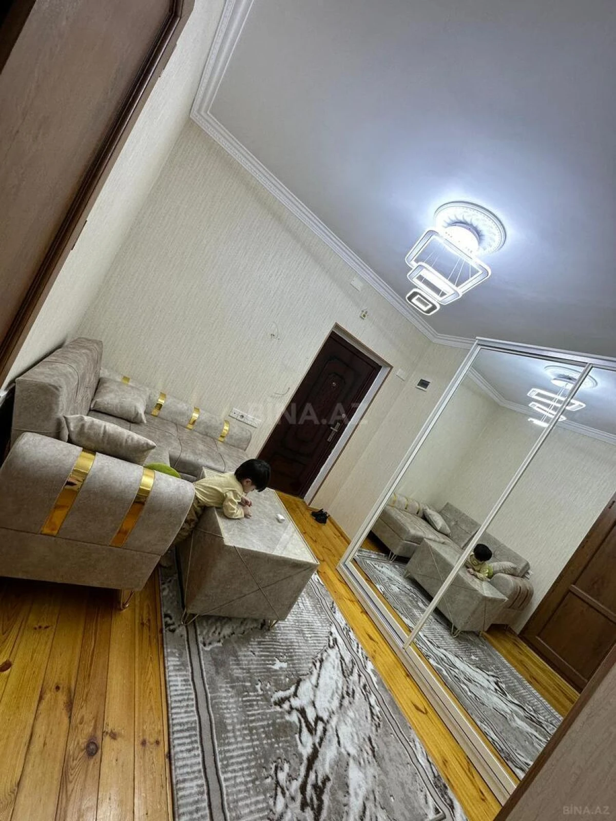 Kirayə verilir 2 otaqlı mənzil 62 m²