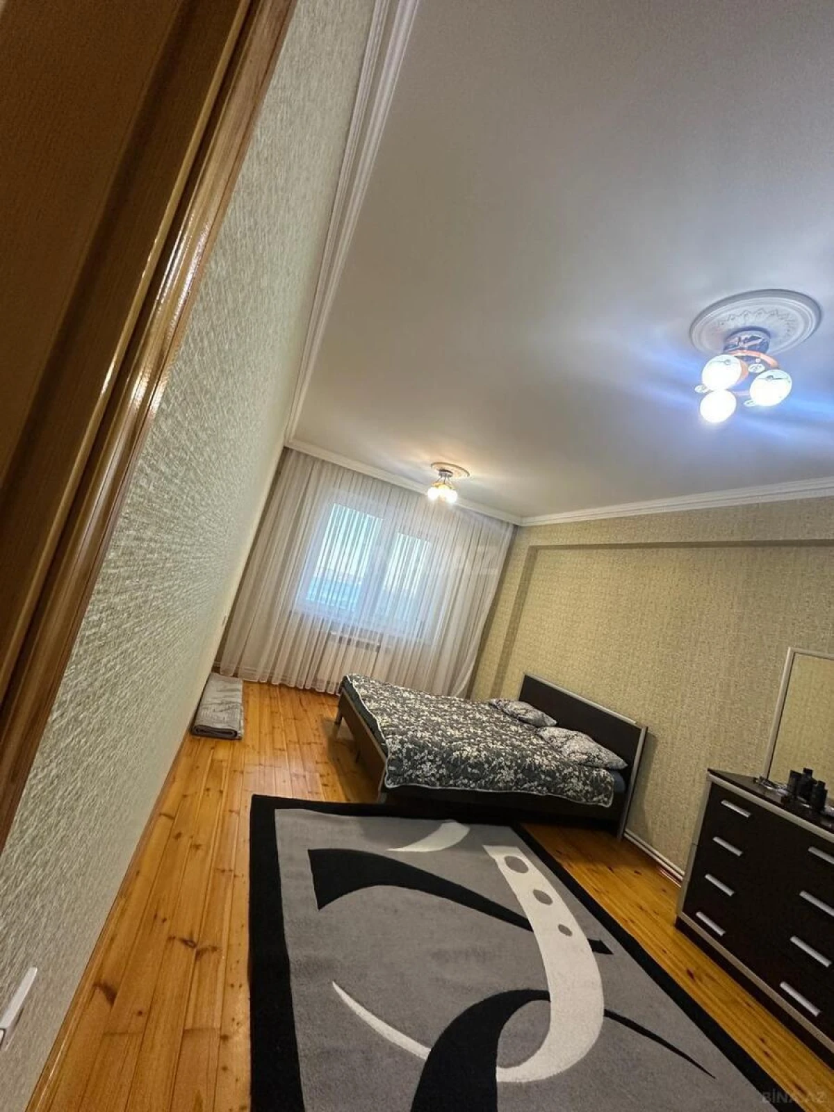 Kirayə verilir 2 otaqlı mənzil 62 m²