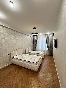 Satılır 3 otaqlı mənzil 120 m²
