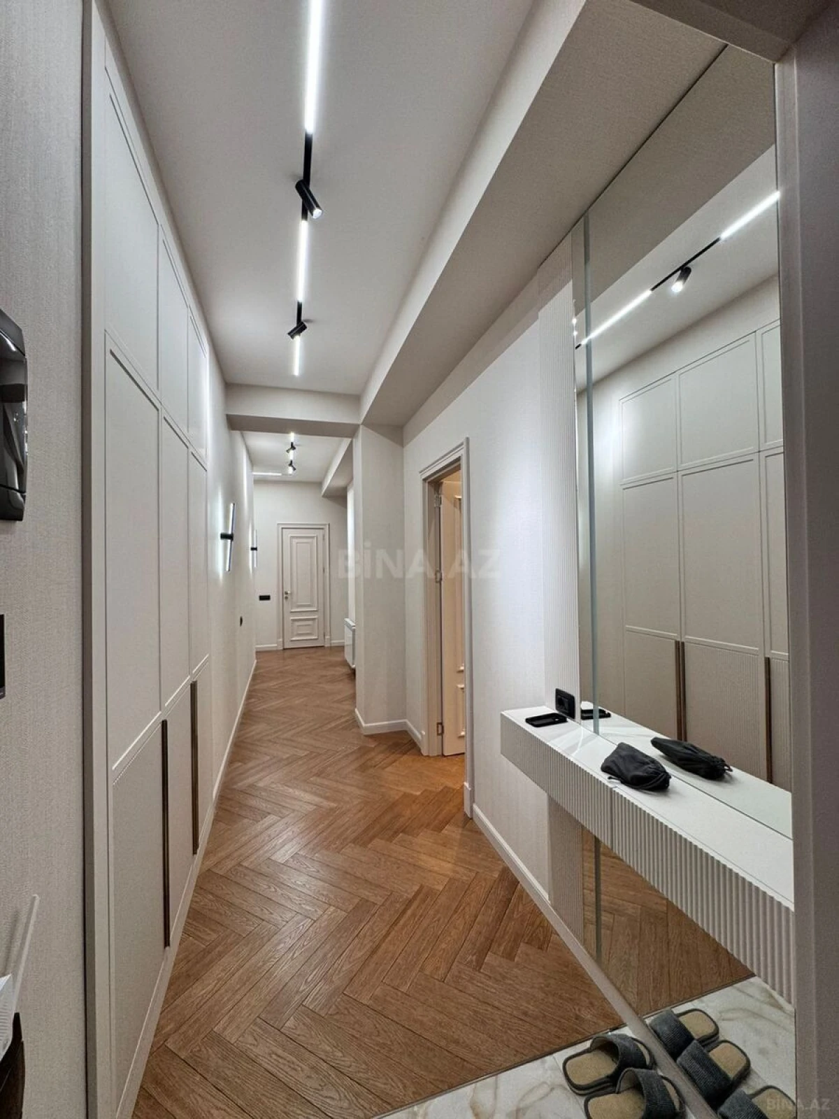 Satılır 3 otaqlı mənzil 120 m²