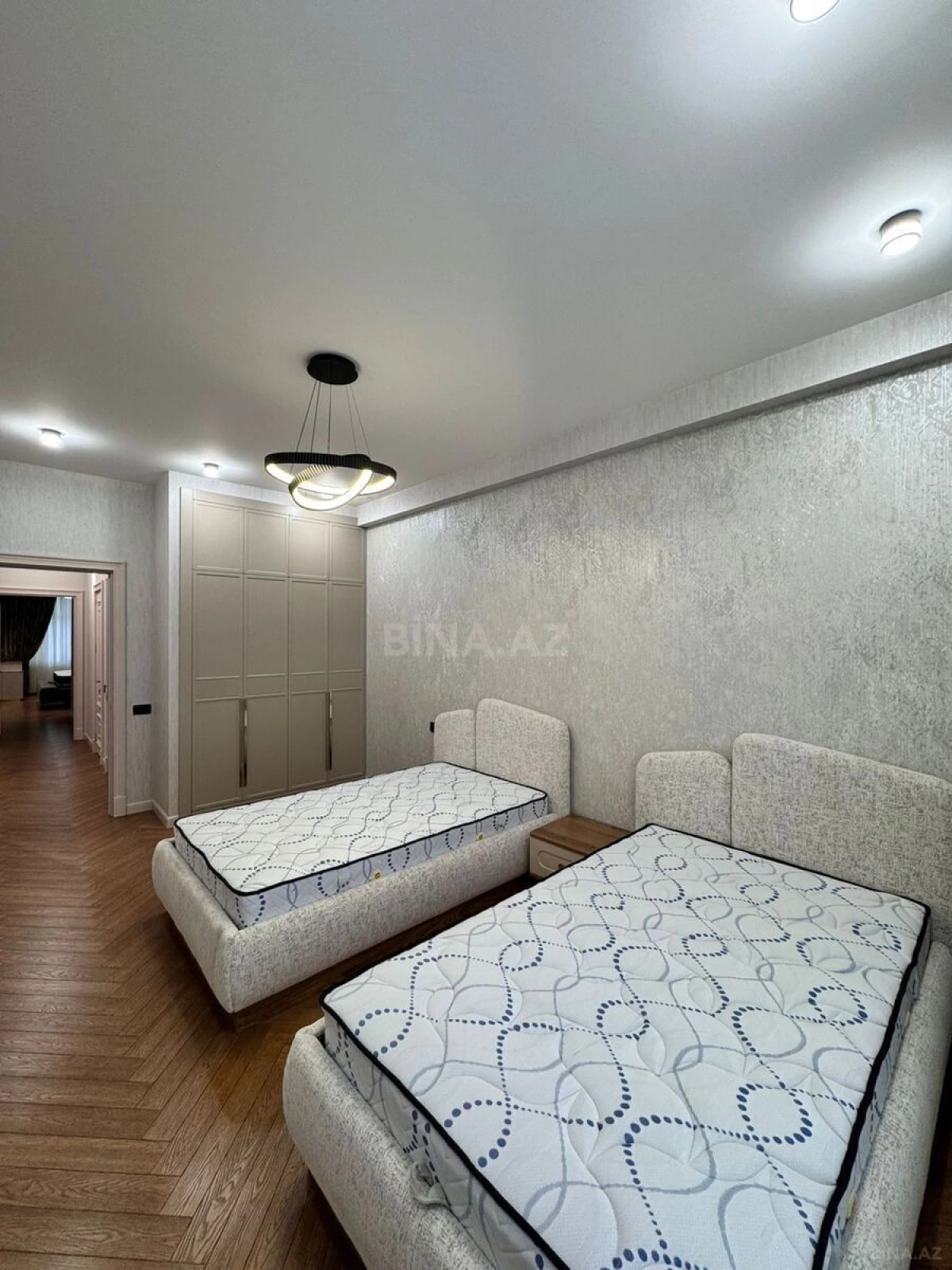 Satılır 3 otaqlı mənzil 120 m²