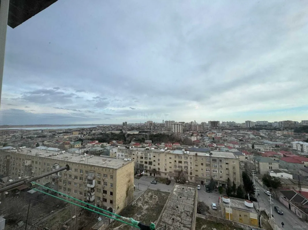 Satılır 5 otaqlı mənzil 120 m²