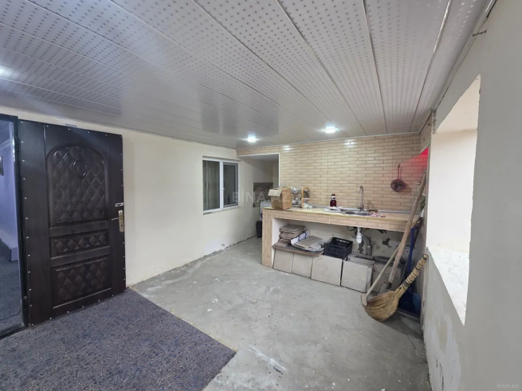 Satılır 8 otaqlı həyət evi 172 m²