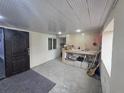 Satılır 8 otaqlı həyət evi 172 m²