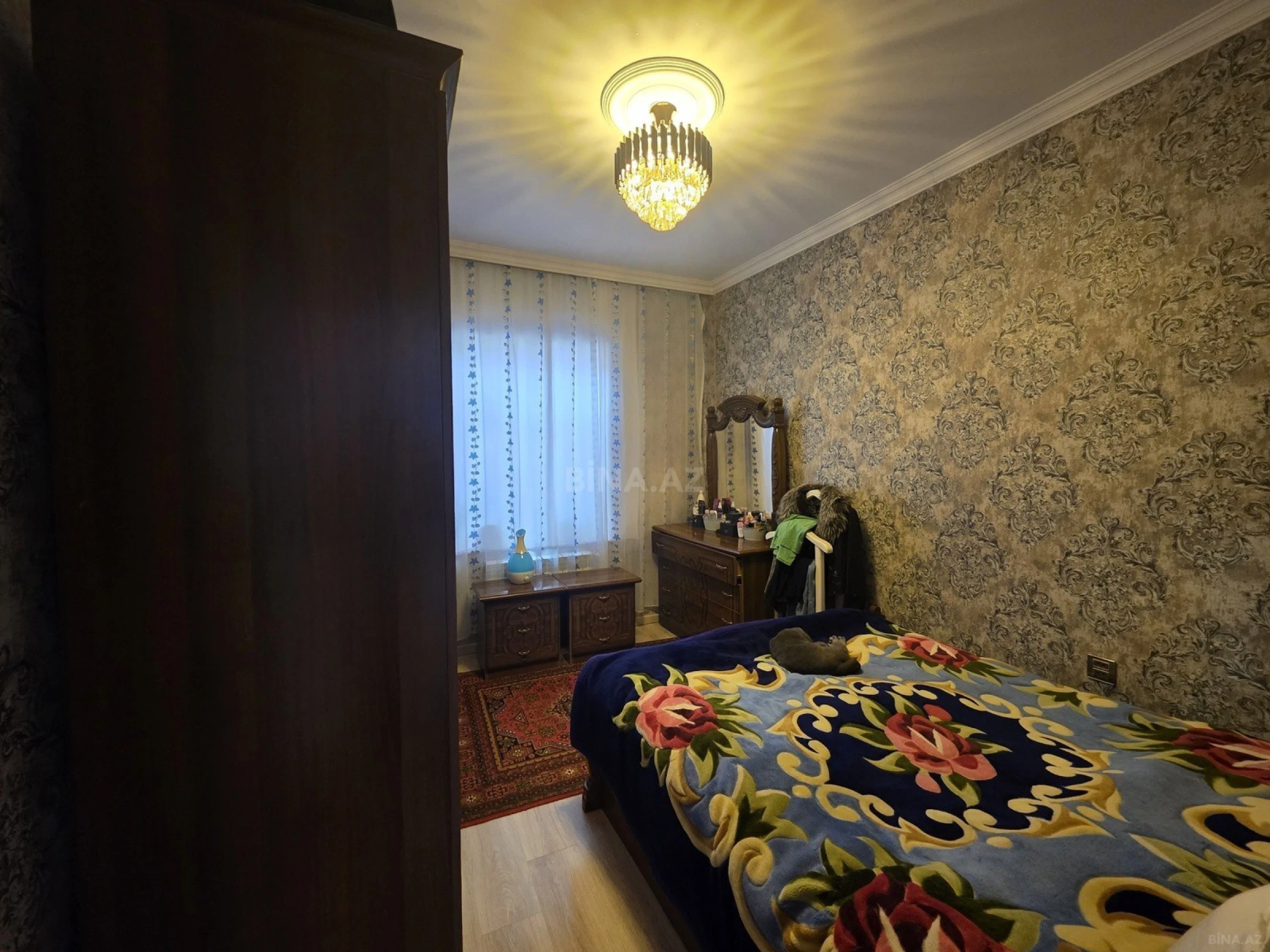 Satılır 8 otaqlı həyət evi 172 m²
