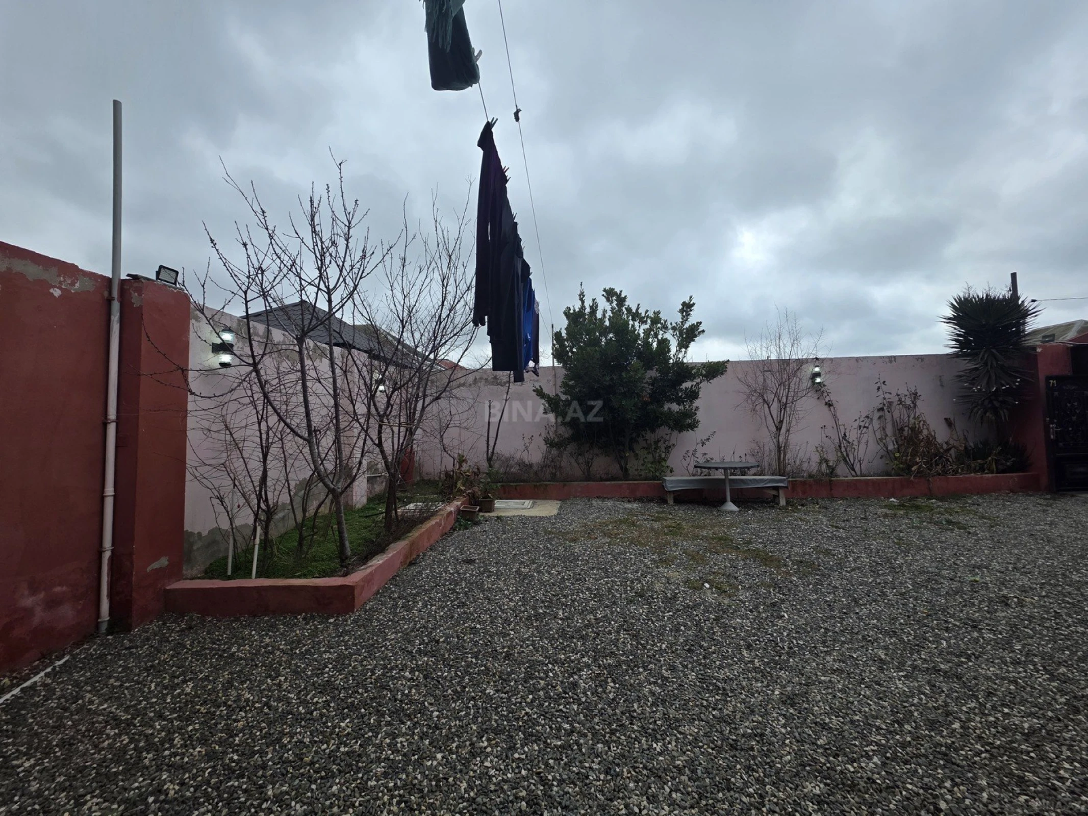 Satılır 8 otaqlı həyət evi 172 m²