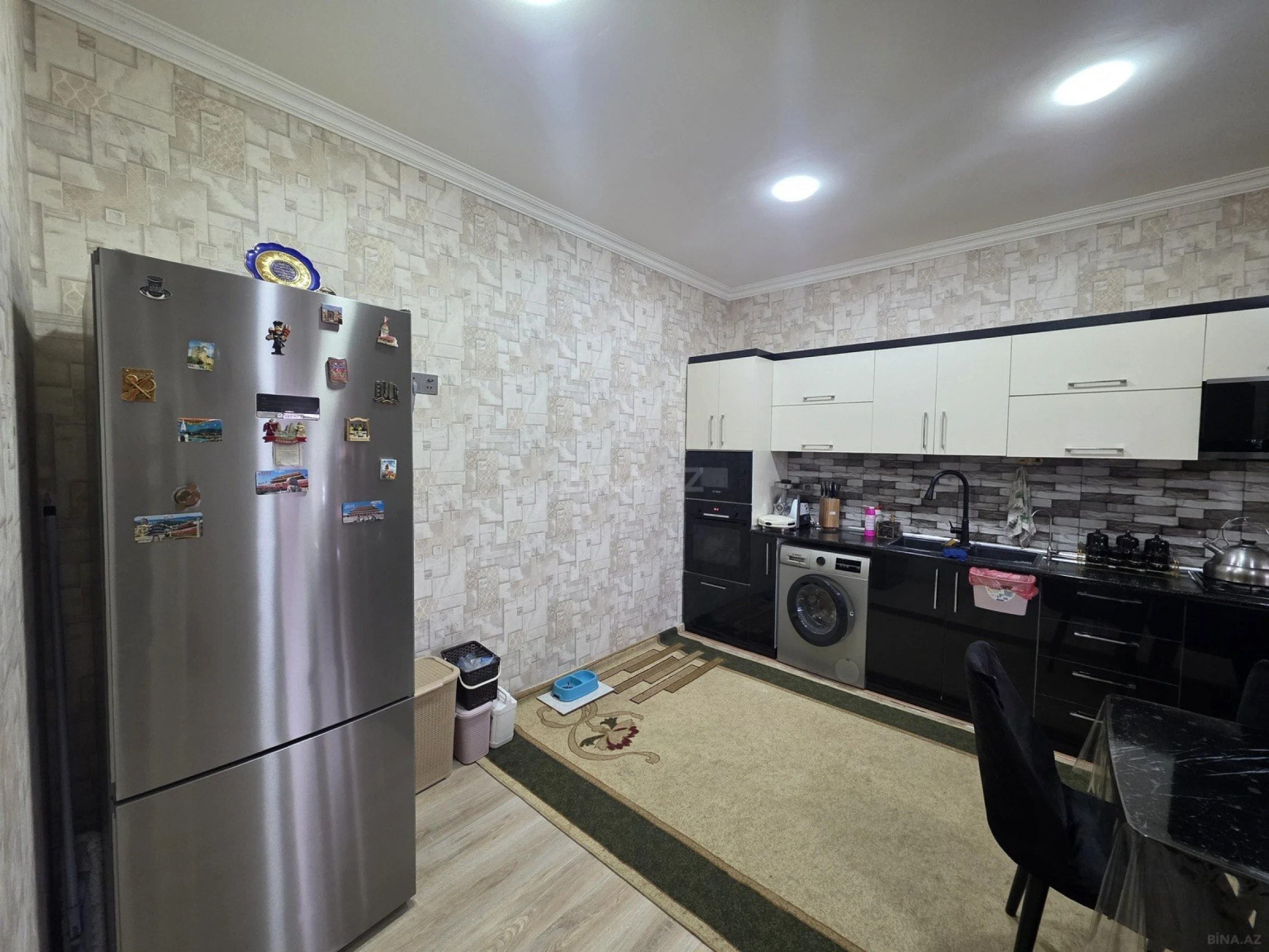 Satılır 8 otaqlı həyət evi 172 m²