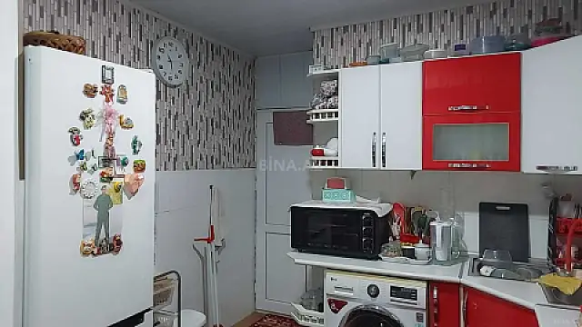Satılır 4 otaqlı mənzil 90 m²