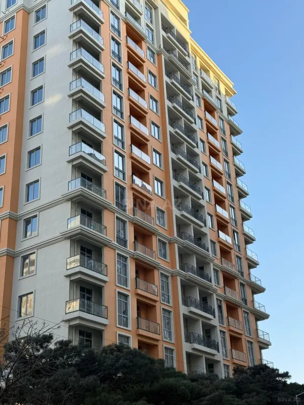 Satılır 3 otaqlı mənzil 108 m²