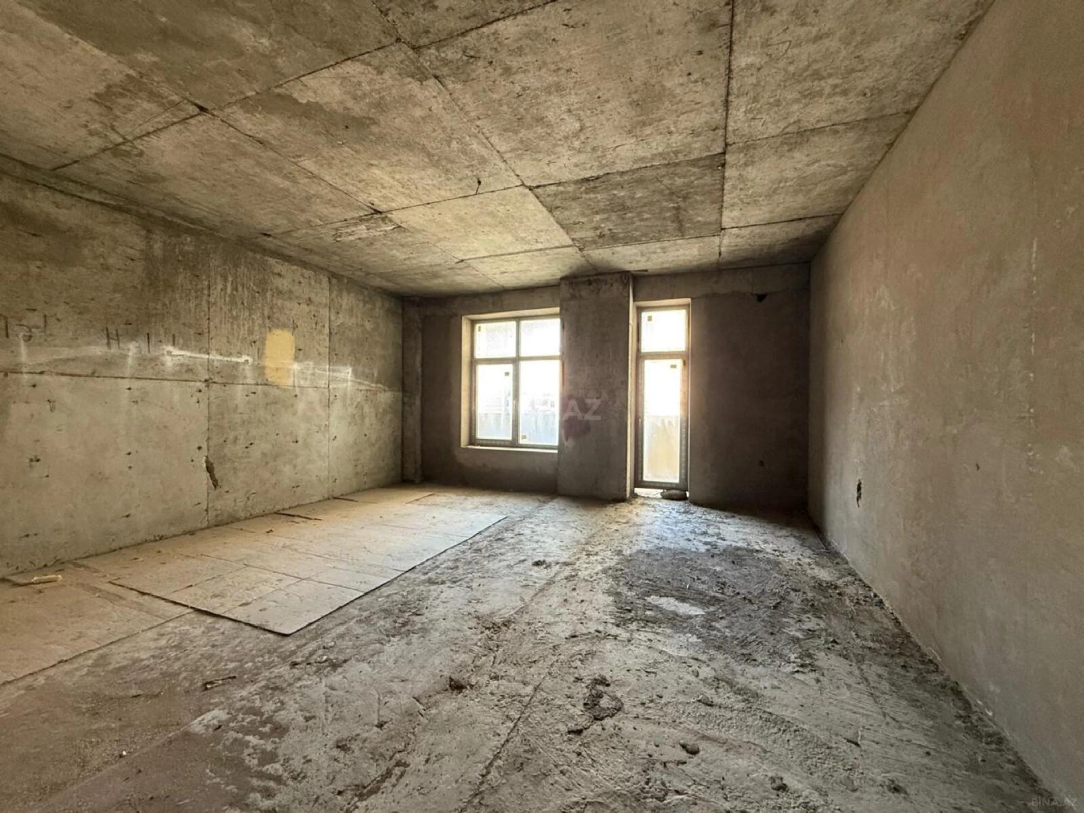 Satılır 4 otaqlı mənzil 191 m²