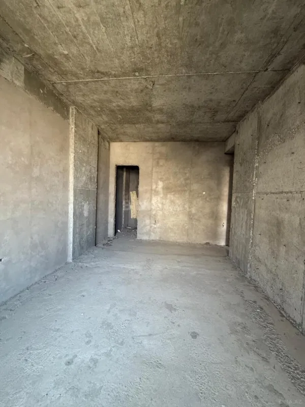 Satılır 4 otaqlı mənzil 191 m²