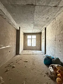 Satılır 4 otaqlı mənzil 191 m²