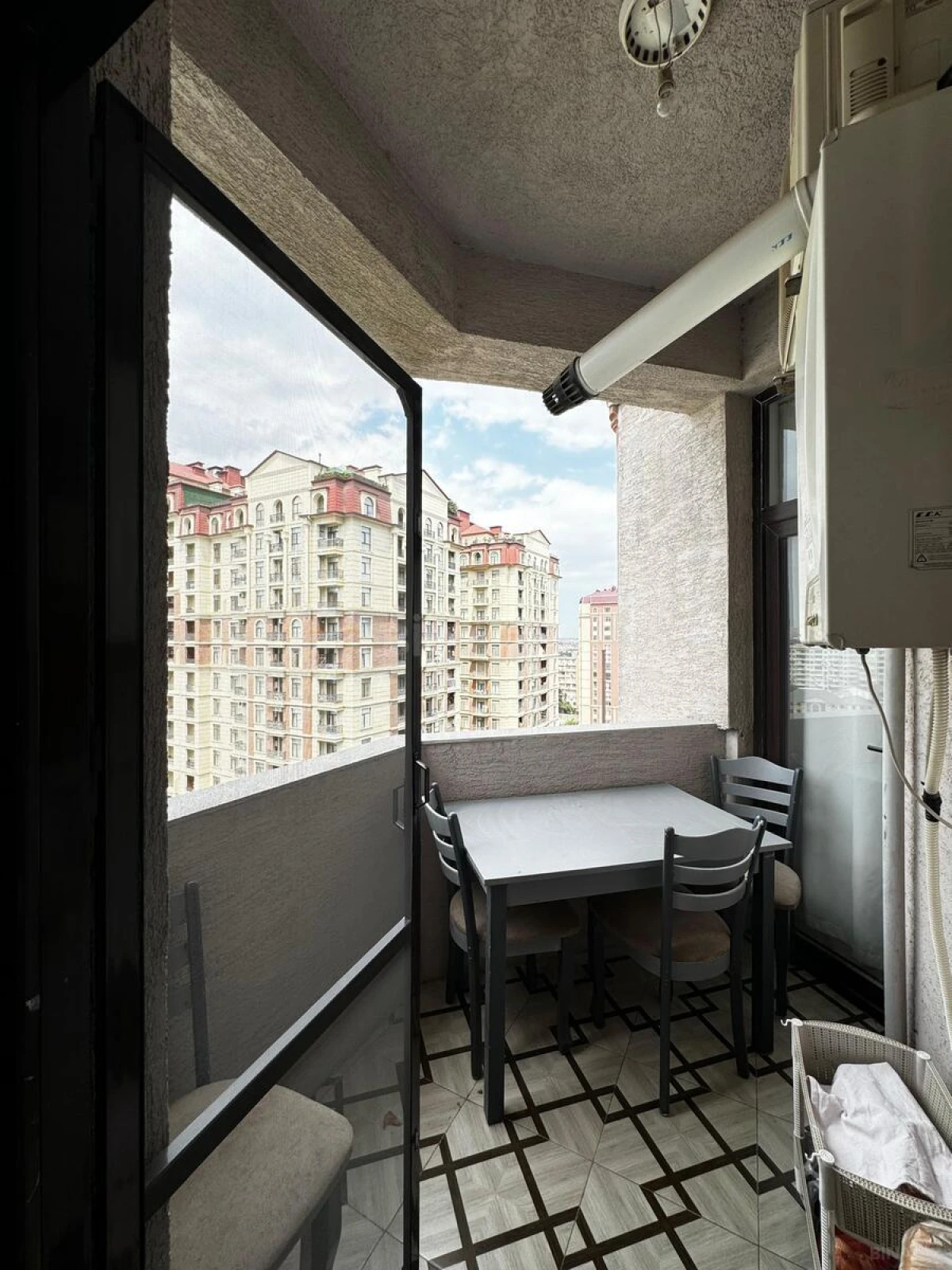 Kirayə verilir 3 otaqlı mənzil 111 m²