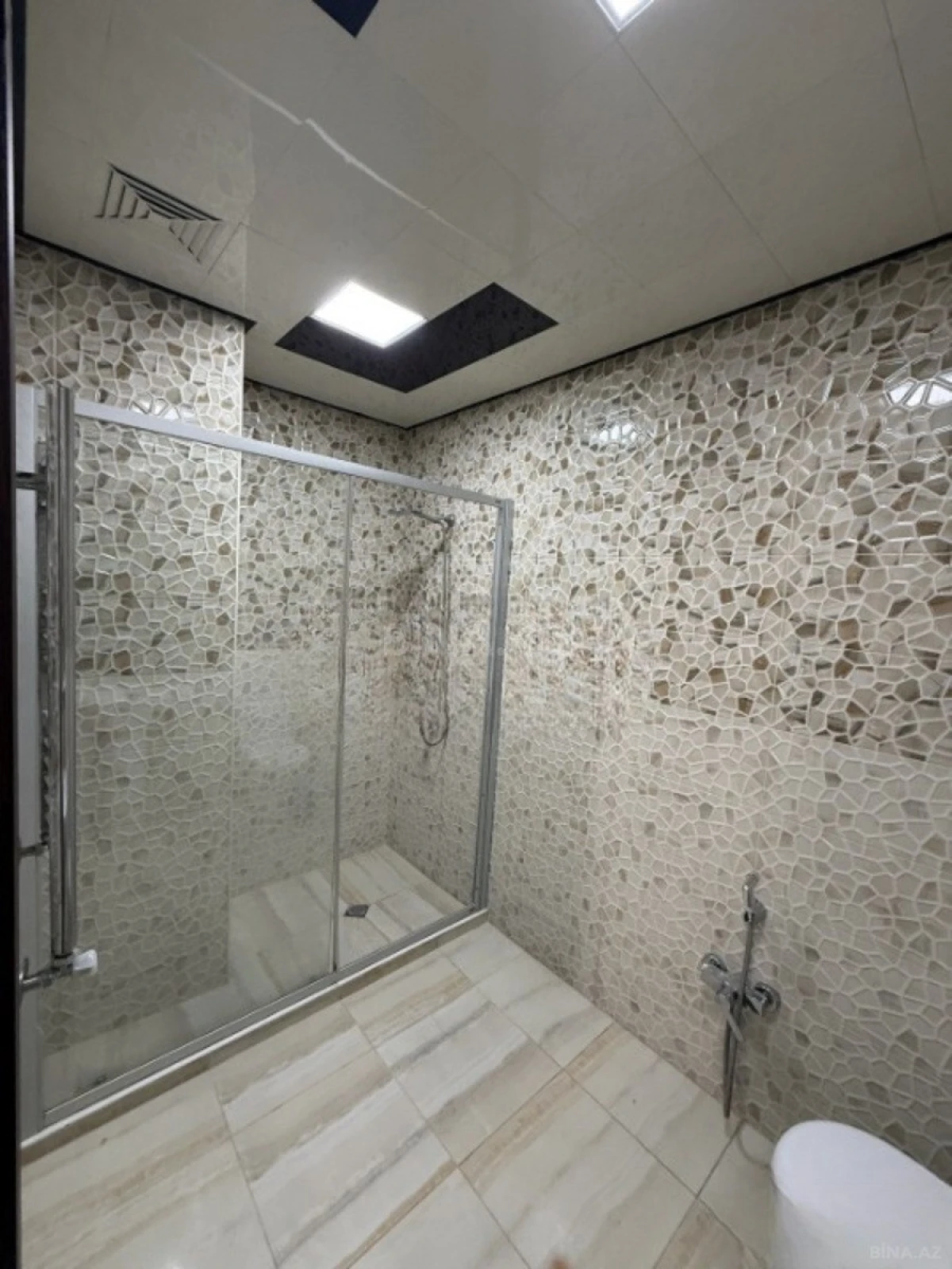 Kirayə verilir 2 otaqlı mənzil 55 m²