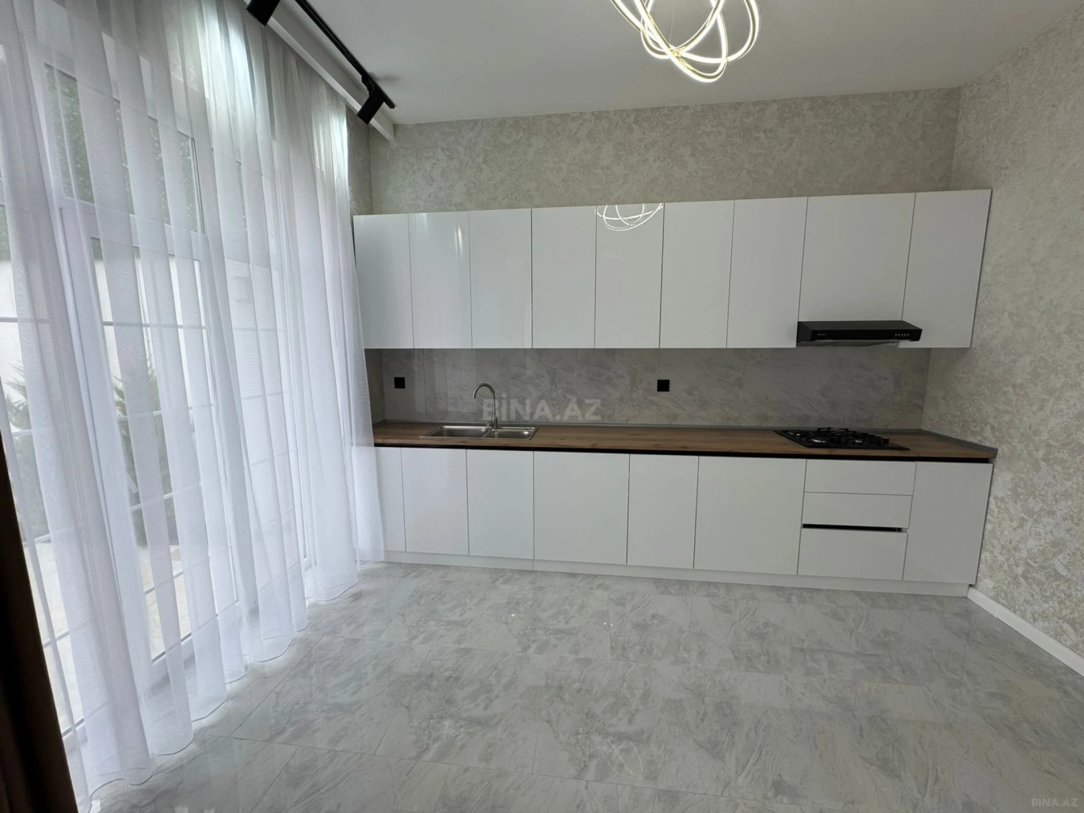 Satılır 4 otaqlı həyət evi 150 m²