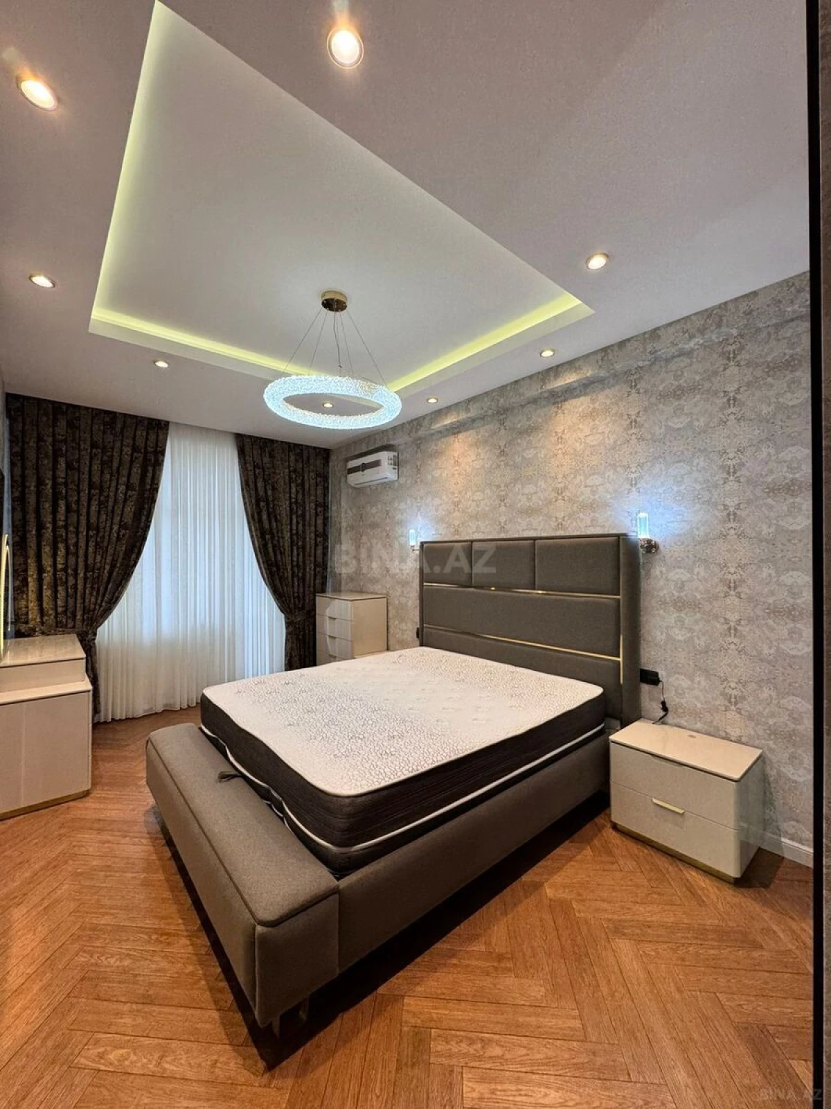Satılır 3 otaqlı mənzil 120 m²