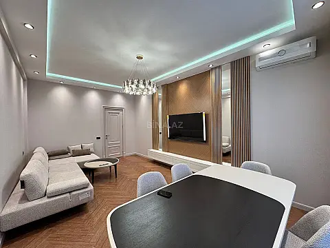 Satılır 3 otaqlı mənzil 120 m²