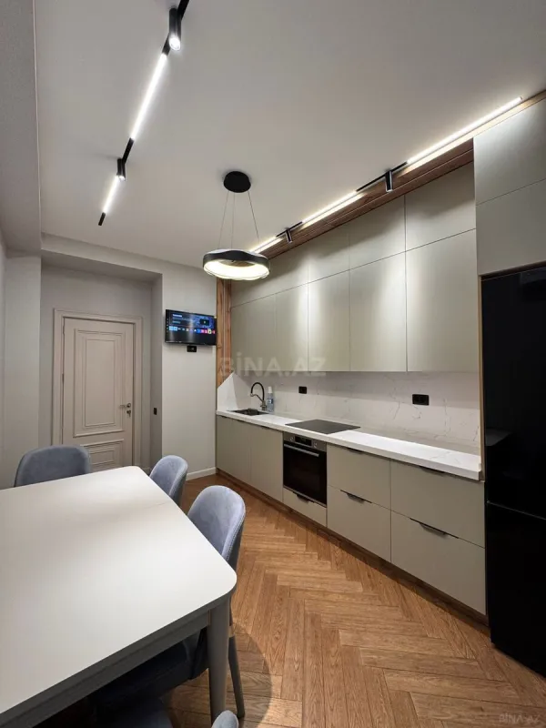 Satılır 3 otaqlı mənzil 120 m²