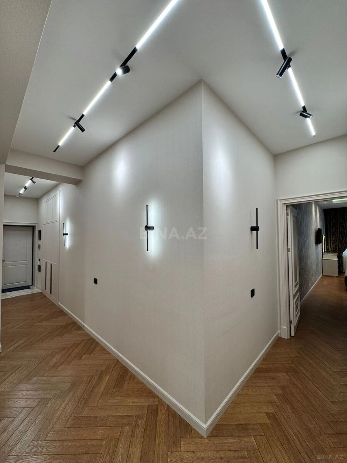 Satılır 3 otaqlı mənzil 120 m²