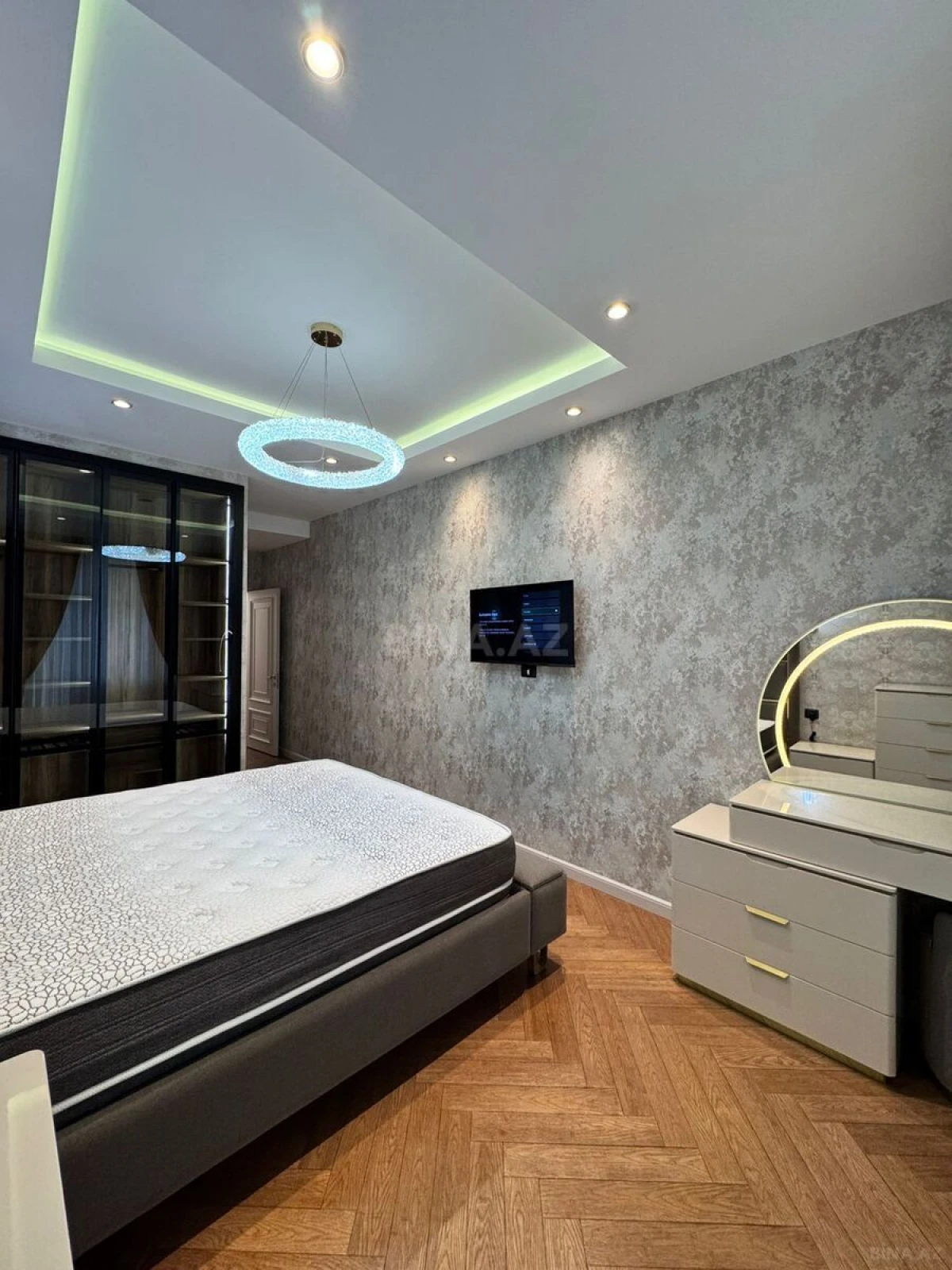 Satılır 3 otaqlı mənzil 120 m²