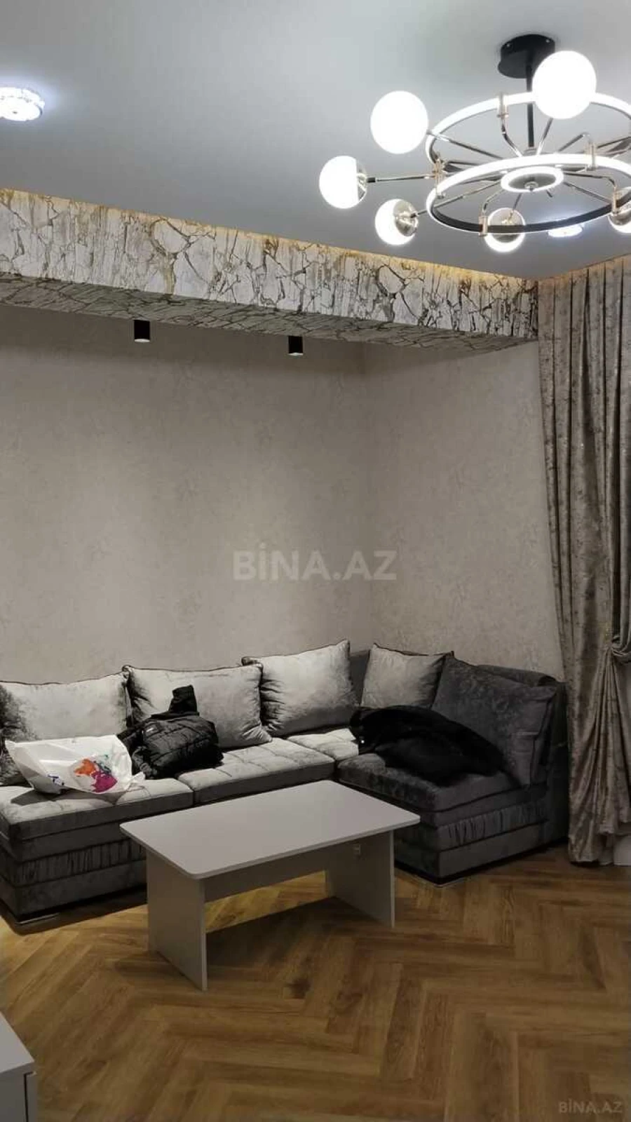 Satılır 2 otaqlı mənzil 70 m²