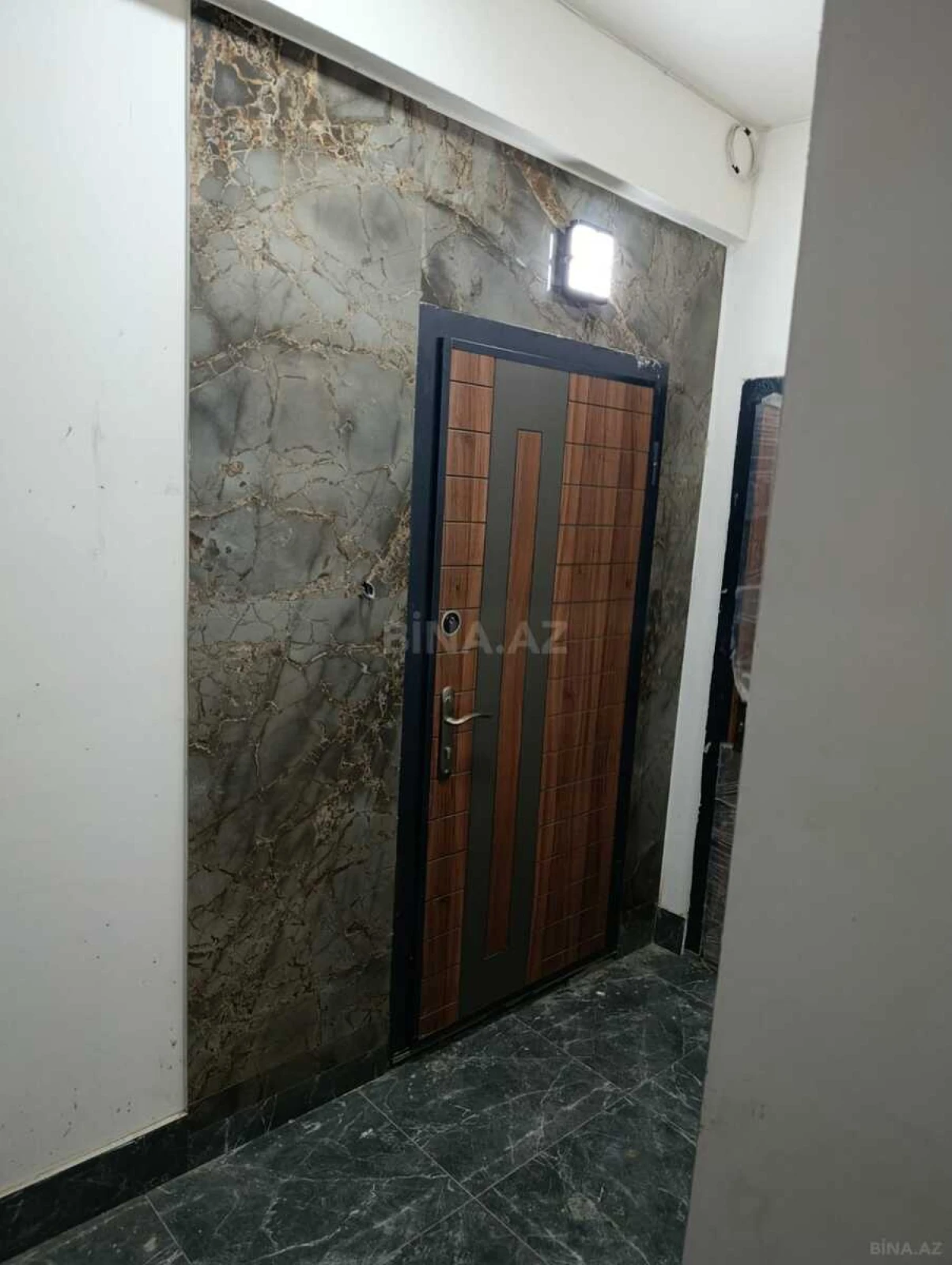 Satılır 2 otaqlı mənzil 70 m²