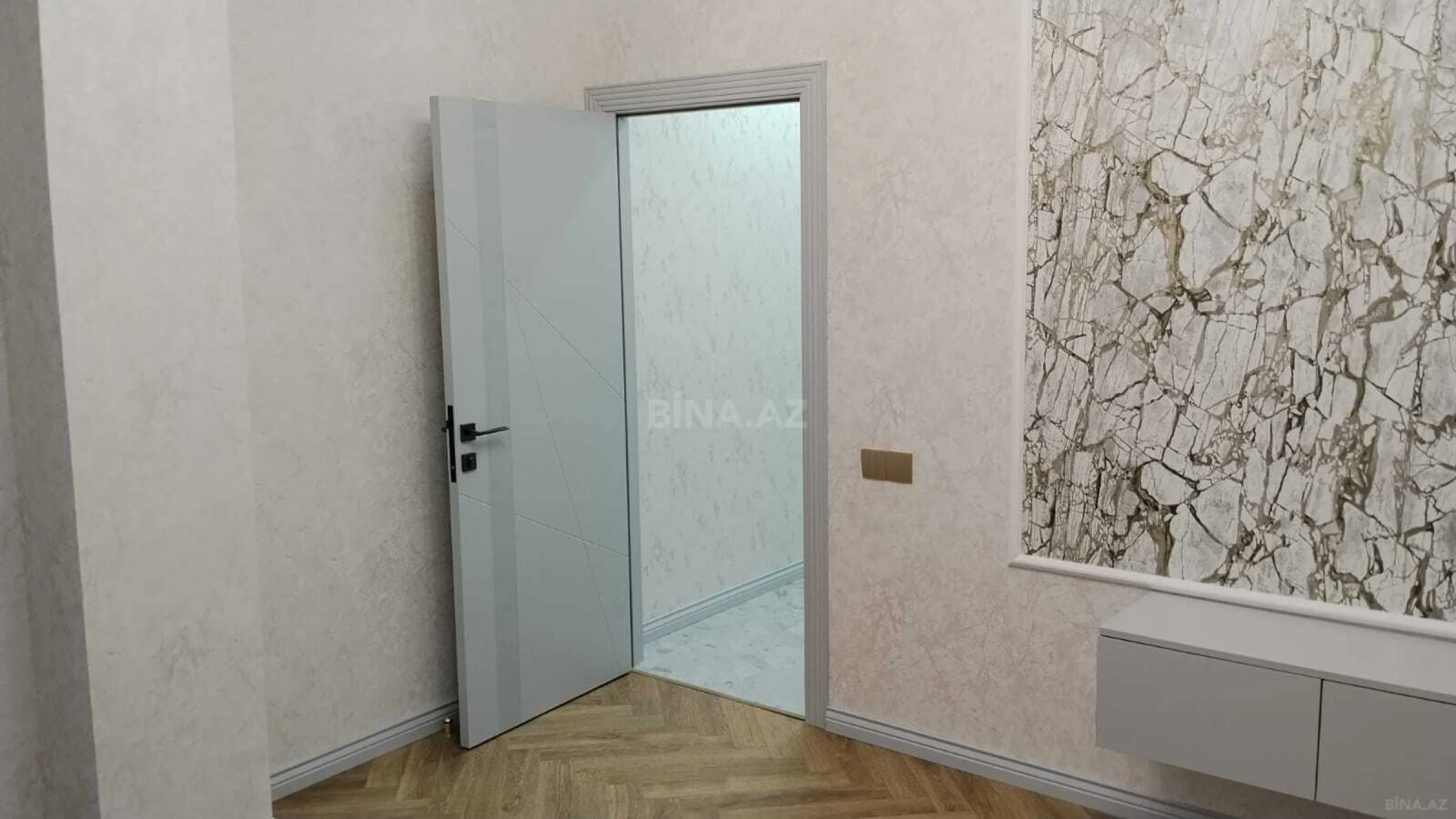 Satılır 2 otaqlı mənzil 70 m²