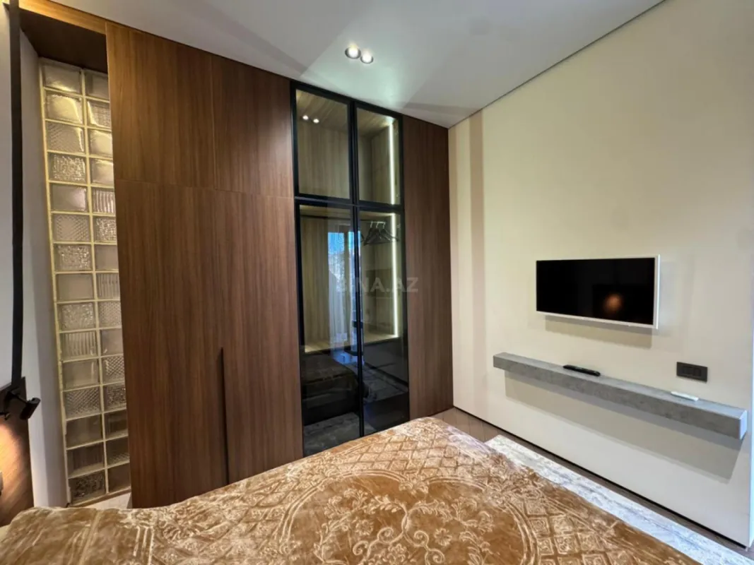 Satılır 1 otaqlı mənzil 57 m²
