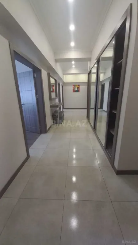 Kirayə verilir 4 otaqlı mənzil 190 m²