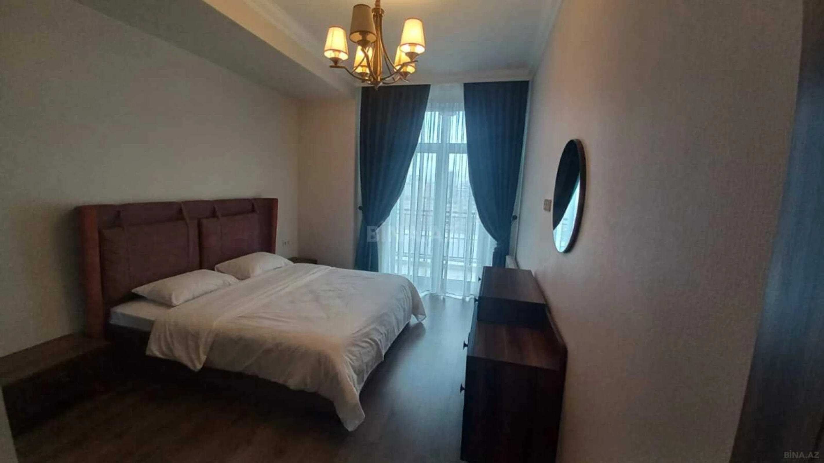 Kirayə verilir 4 otaqlı mənzil 190 m²