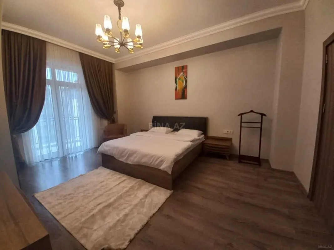 Kirayə verilir 4 otaqlı mənzil 190 m²
